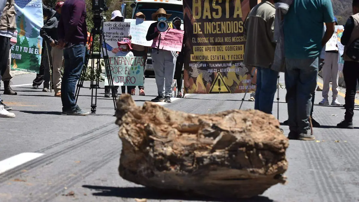 bloqueo autopista Toluca-Naucalpan